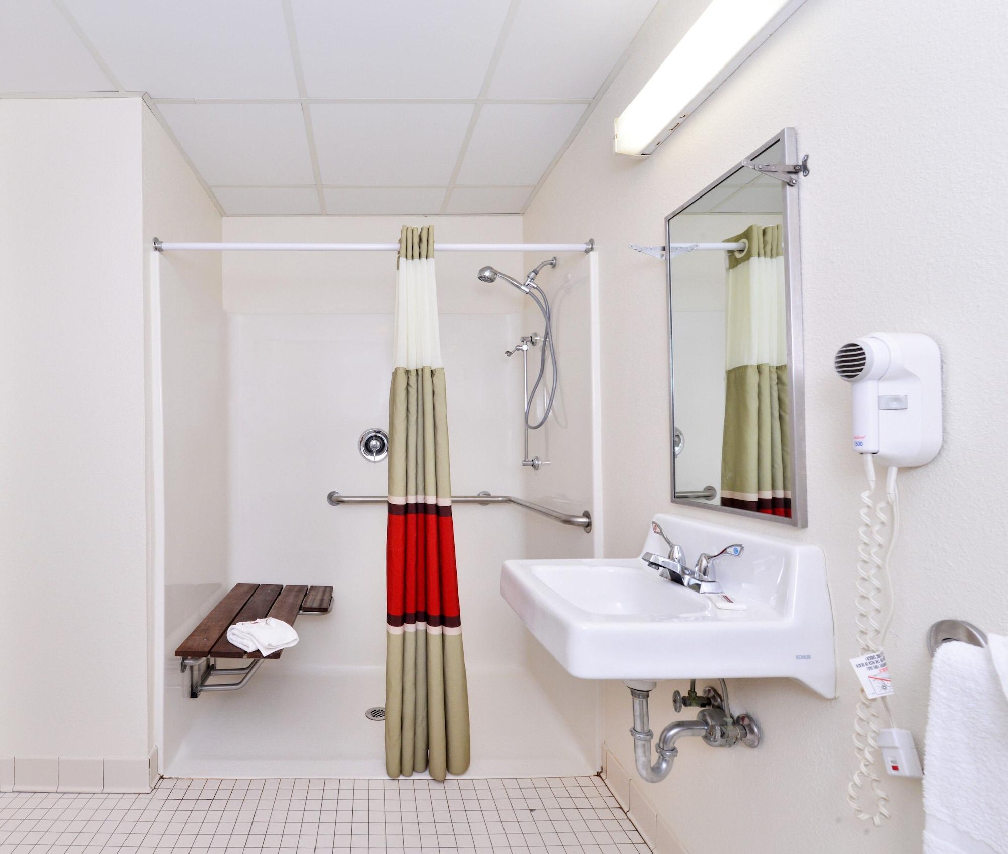 Red Roof Inn Sandusky - Milan Extérieur photo